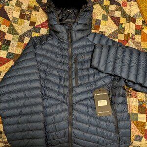 BD Approach down hoodie